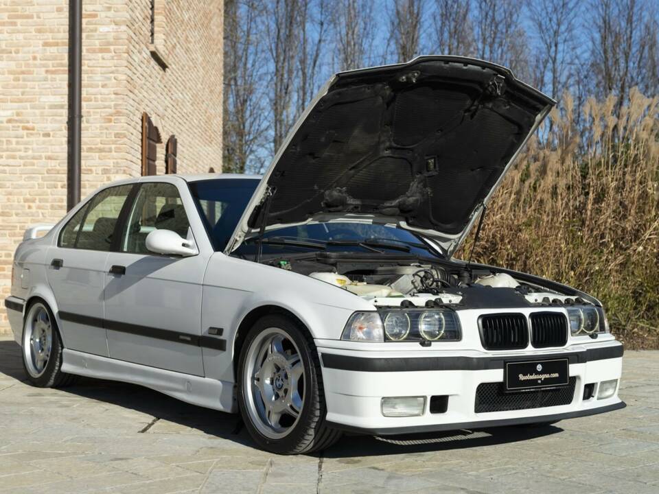 Bild 50/50 von BMW 318is "Class II" (1994)