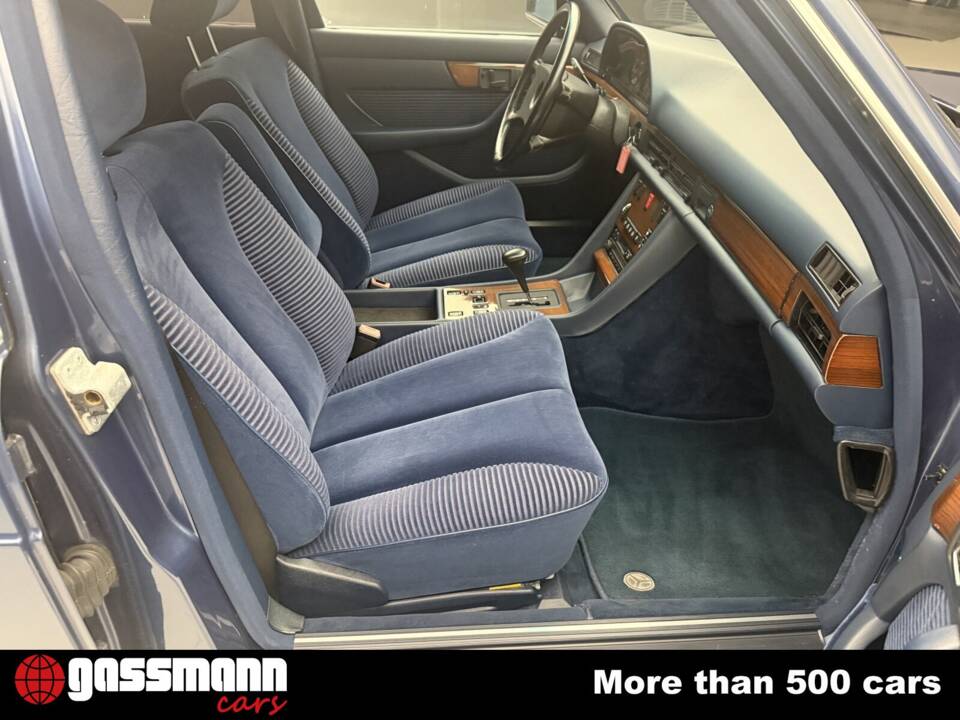 Image 14/15 of Mercedes-Benz 300 SE (1991)