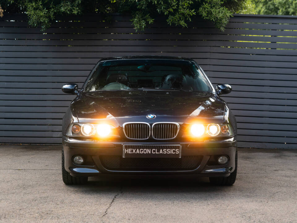 Image 16/56 of BMW M5 (2000)
