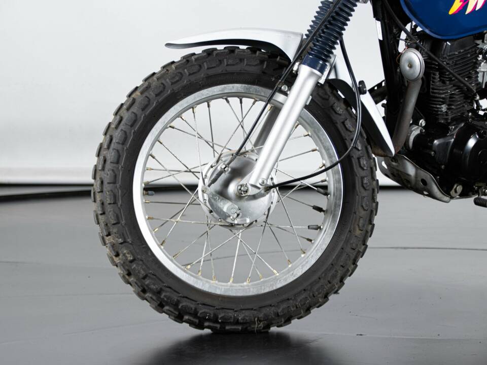 Bild 42/50 von Yamaha DUMMY (1995)
