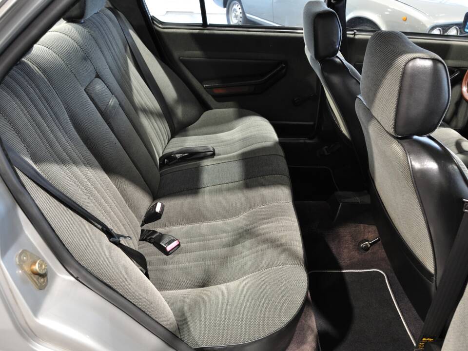 Image 27/49 of Alfa Romeo Alfetta 2.0 (1983)