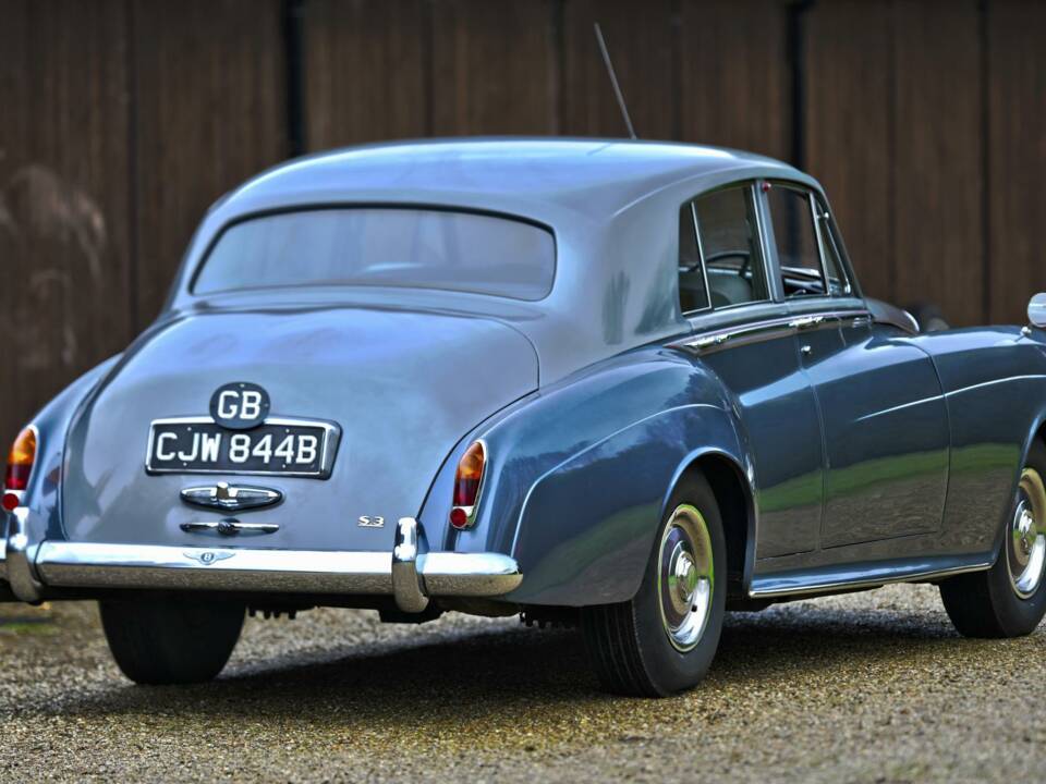 Image 11/50 of Bentley S 3 (1964)
