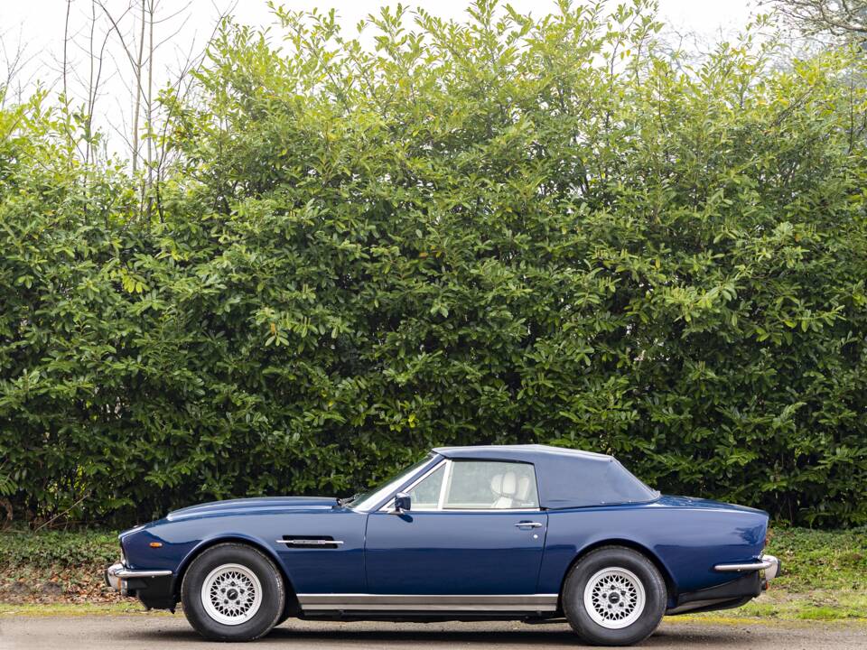 Bild 8/29 von Aston Martin V8 Volante (1980)