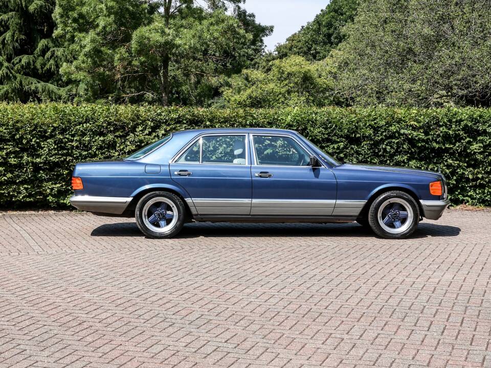Immagine 16/44 di Mercedes-Benz 500 SE (1985)