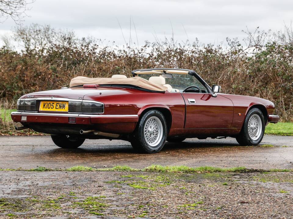 Image 3/45 of Jaguar XJS 5.3 V12 (1993)