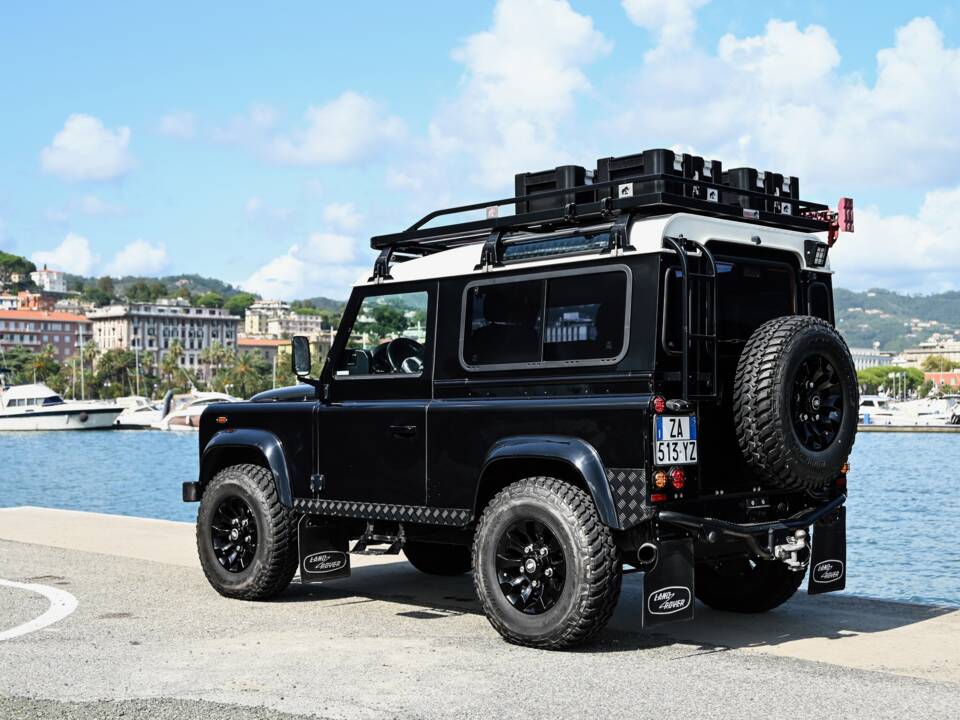 Image 8/70 of Land Rover Defender 90 TD4 (2007)