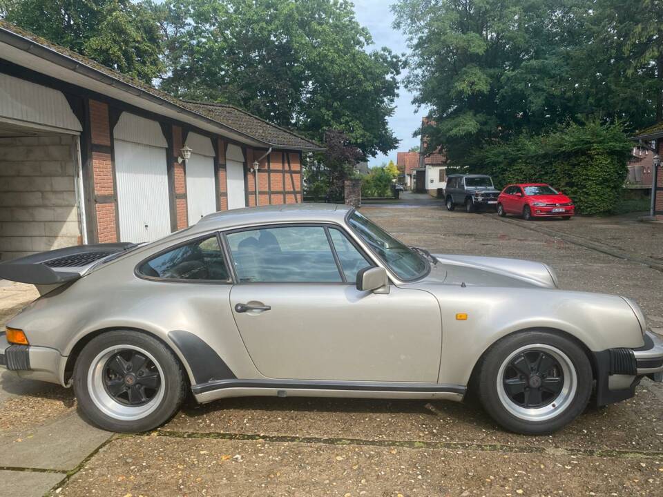Image 40/47 of Porsche 911 Turbo 3.3 (1983)