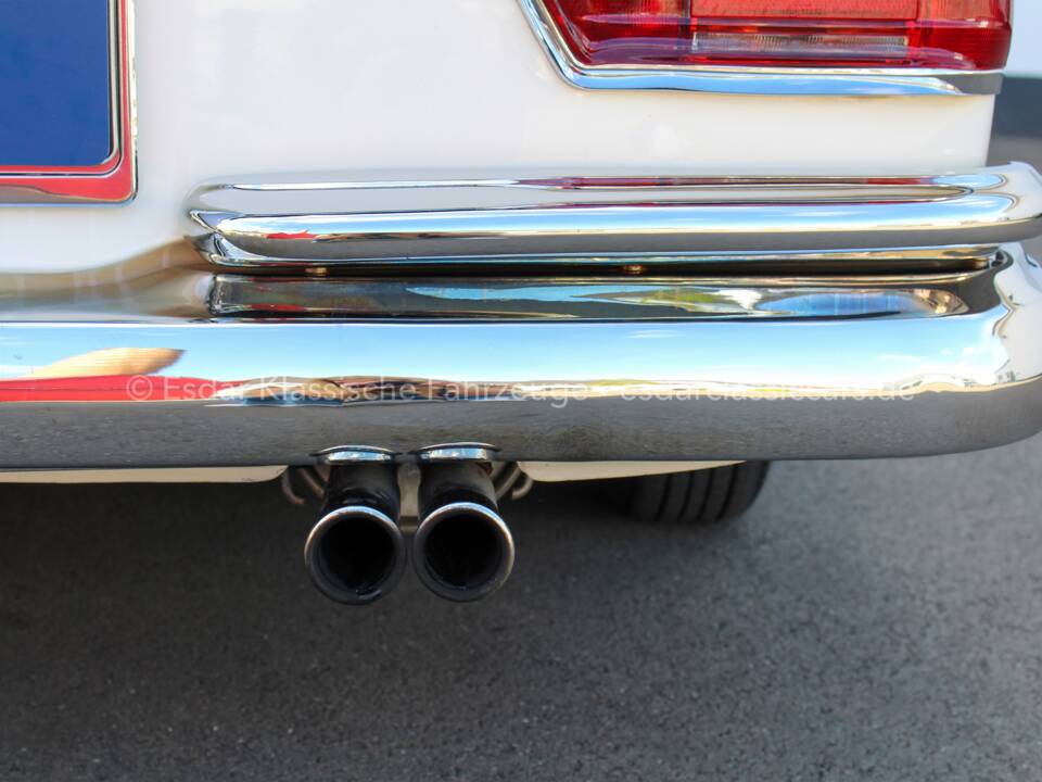 Image 14/32 of Mercedes-Benz 250 SE (1967)