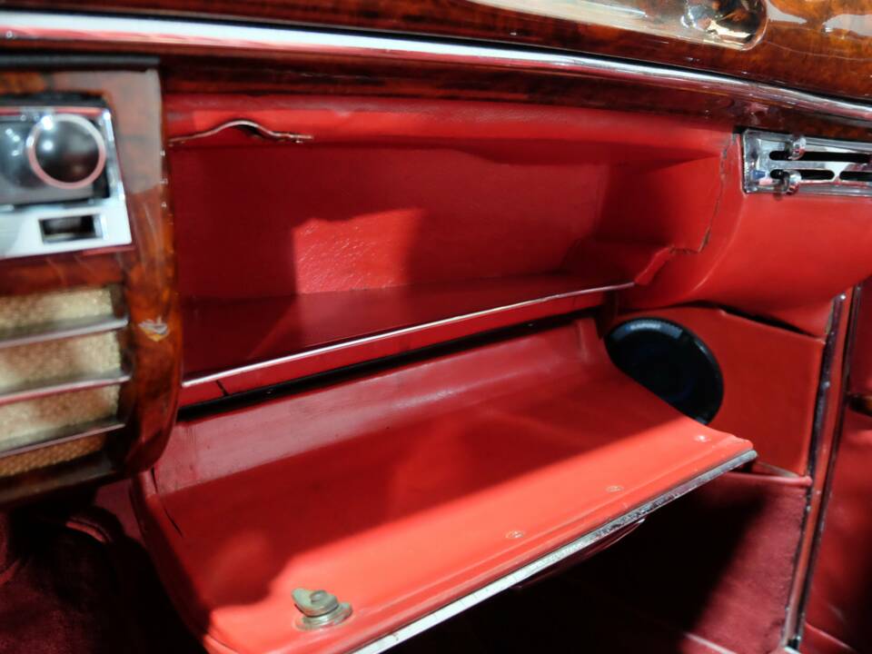 Image 10/30 of Mercedes-Benz 220 S Cabriolet (1957)