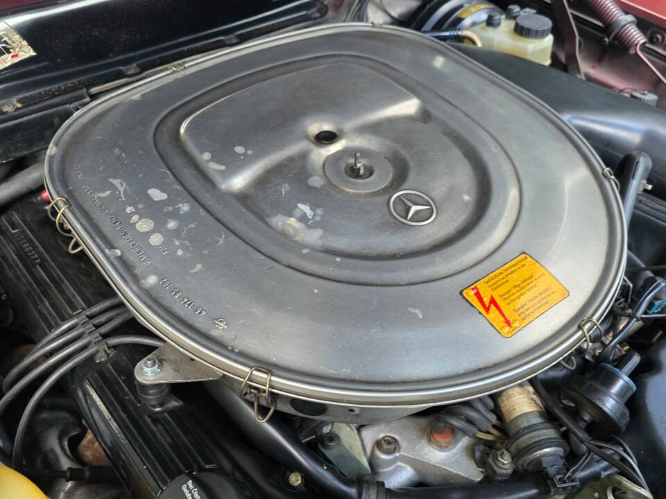 Image 31/34 of Mercedes-Benz 500 SL (1986)