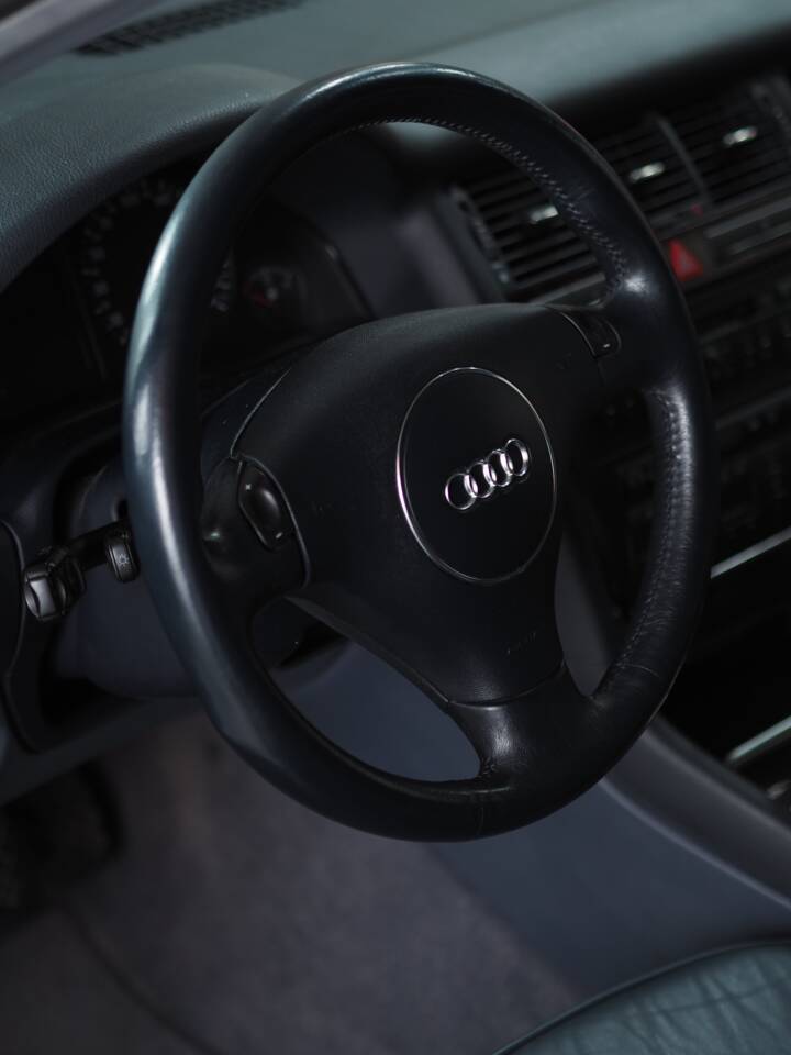 Bild 39/55 von Audi A8 3.7 quattro (2000)