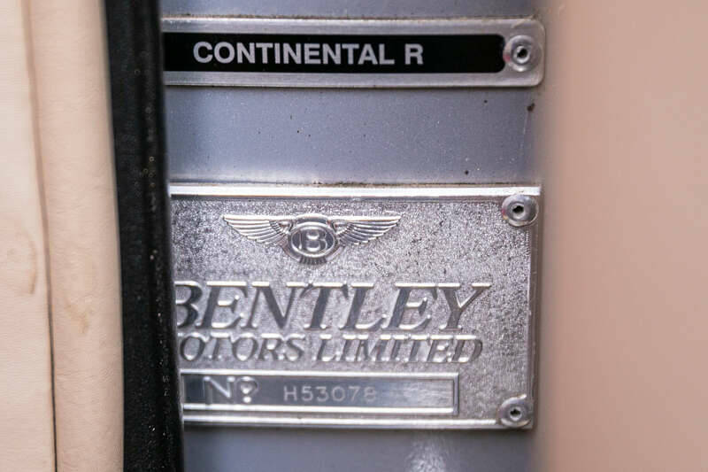 Immagine 42/50 di Bentley Continental R (1996)