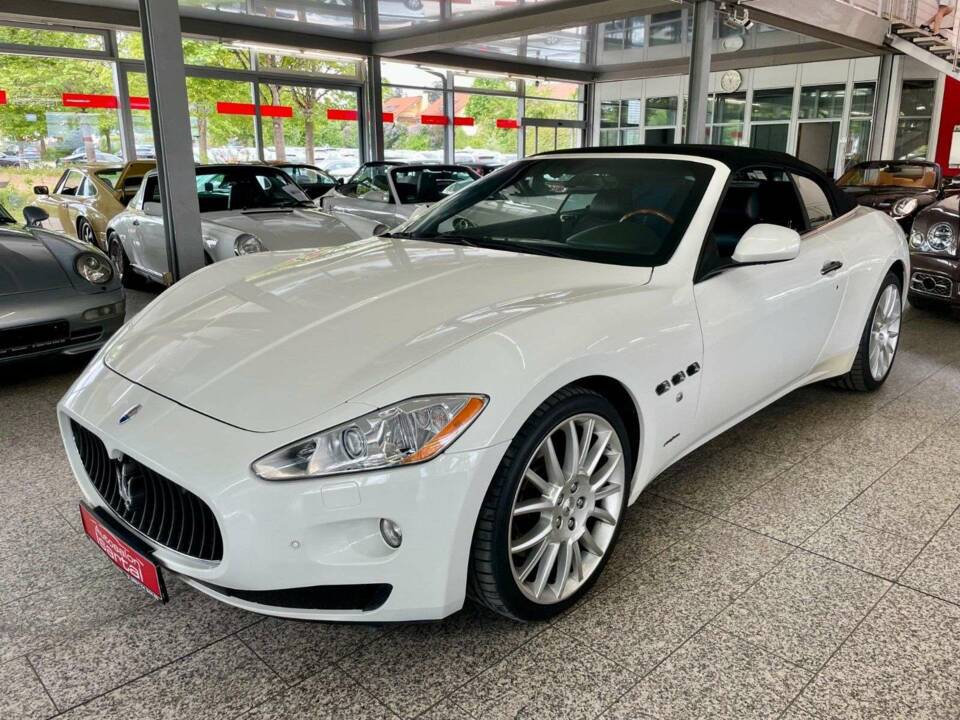 Afbeelding 2/15 van Maserati GranCabrio 4.7 (2010)