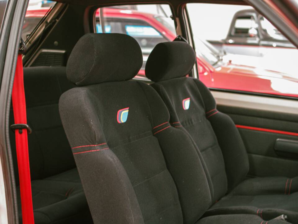 Imagen 45/47 de Peugeot 205 Rallye 1.3 (1989)