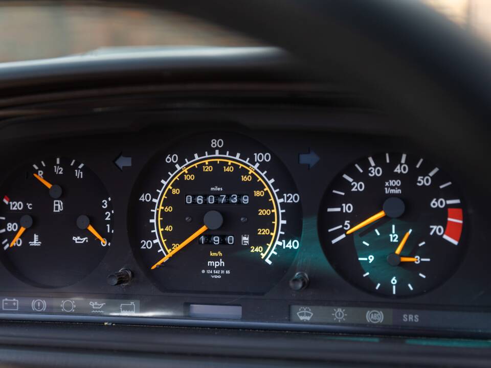 Bild 16/33 von Mercedes-Benz E 220 (1994)