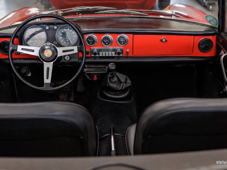 Afbeelding 20/37 van Alfa Romeo 1600 Spider Duetto (1966)