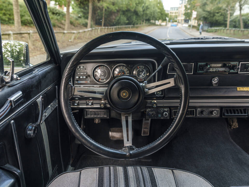 Image 16/26 of Jeep Cherokee Laredo (1980)