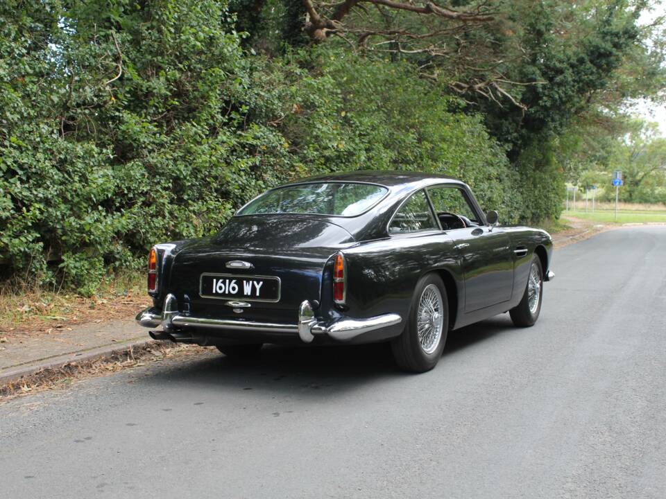 Image 6/19 of Aston Martin DB 4 (1961)