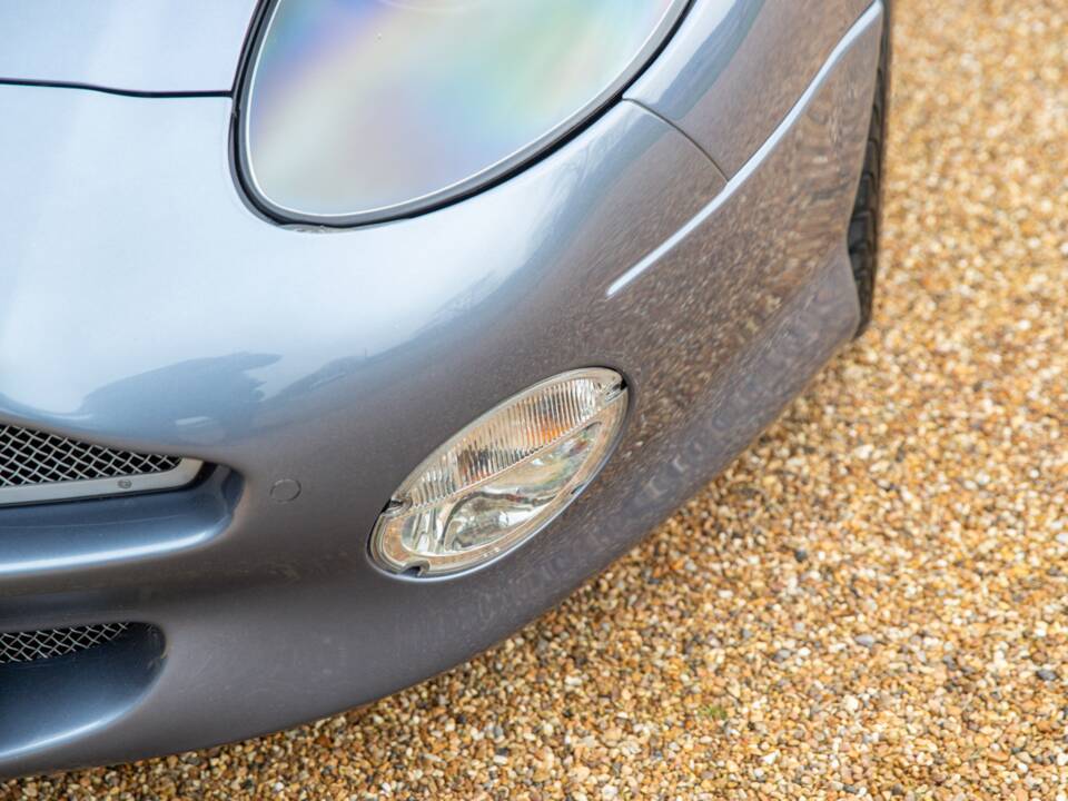 Image 27/74 of Aston Martin DB 7 GT (2004)