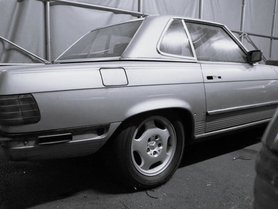 Image 10/10 de Mercedes-Benz 380 SL (1983)
