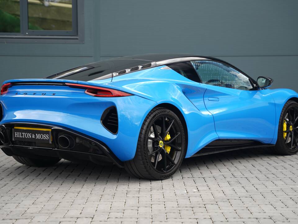 Image 5/50 of Lotus Emira "First Edition" (2022)