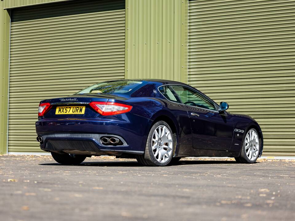 Immagine 23/31 di Maserati GranTurismo 4.2 (2008)