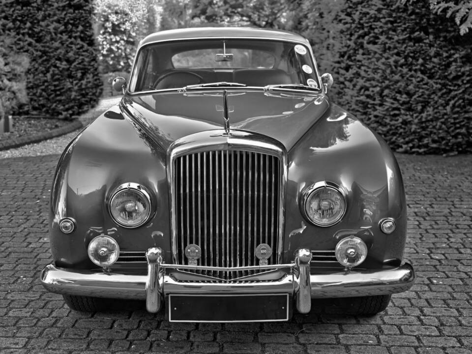 Image 2/4 of Bentley S1 Continental Mulliner (1957)