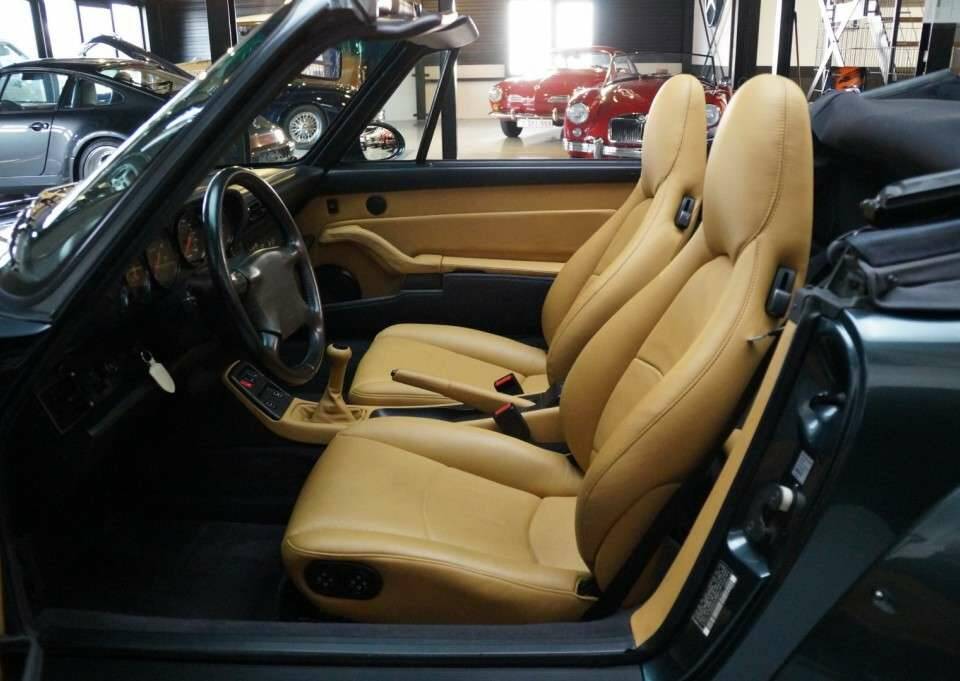 Image 8/50 of Porsche 911 Carrera RWB (1995)