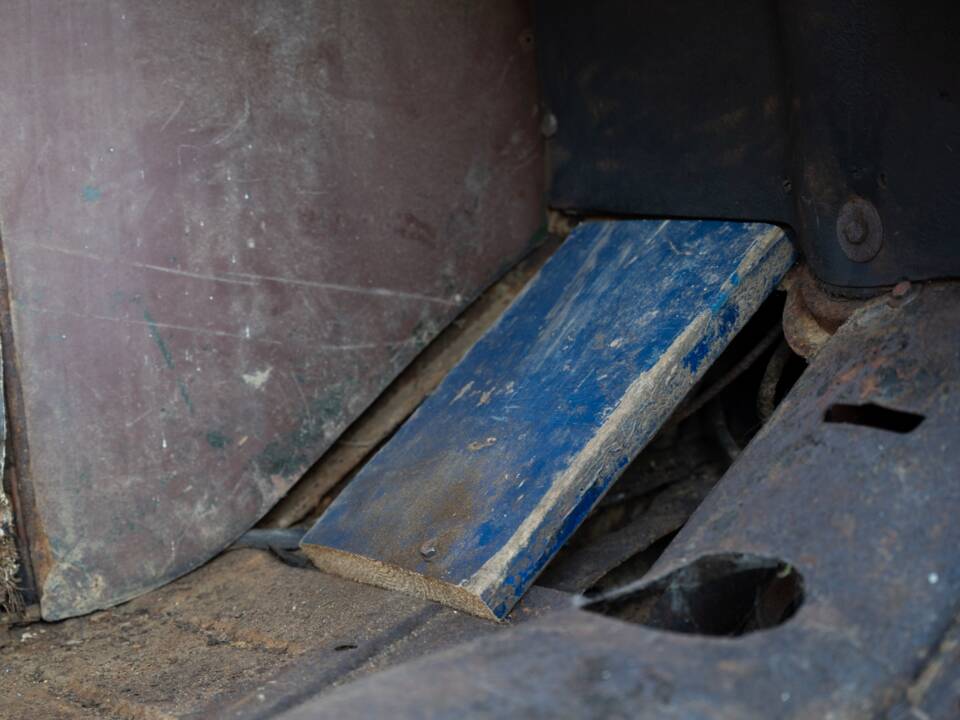 Image 63/134 of Ford V8 (1937)