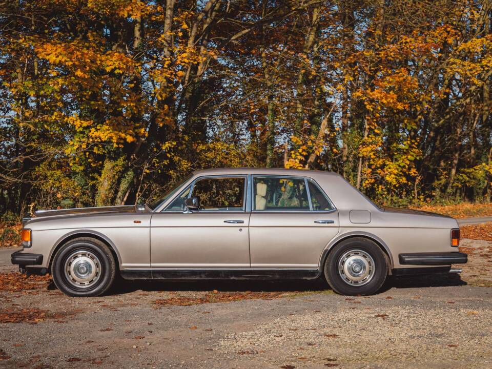 Image 8/8 of Rolls-Royce Silver Spirit (1983)