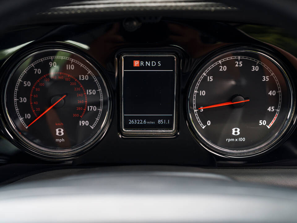 Image 16/27 of Bentley Brooklands (2008)