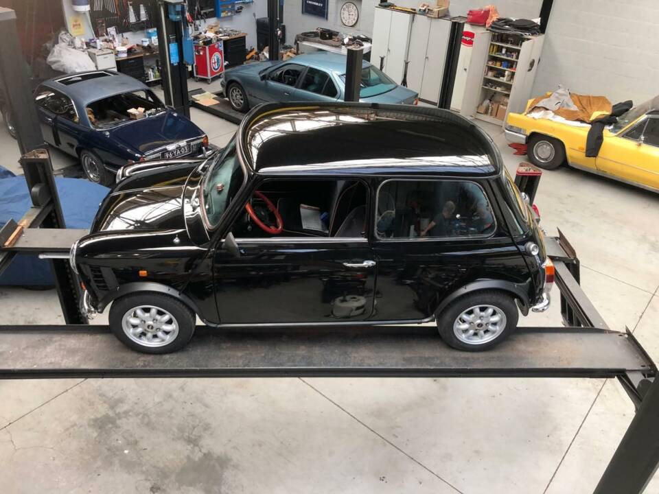 Image 2/12 of Mini 1000 (1989)