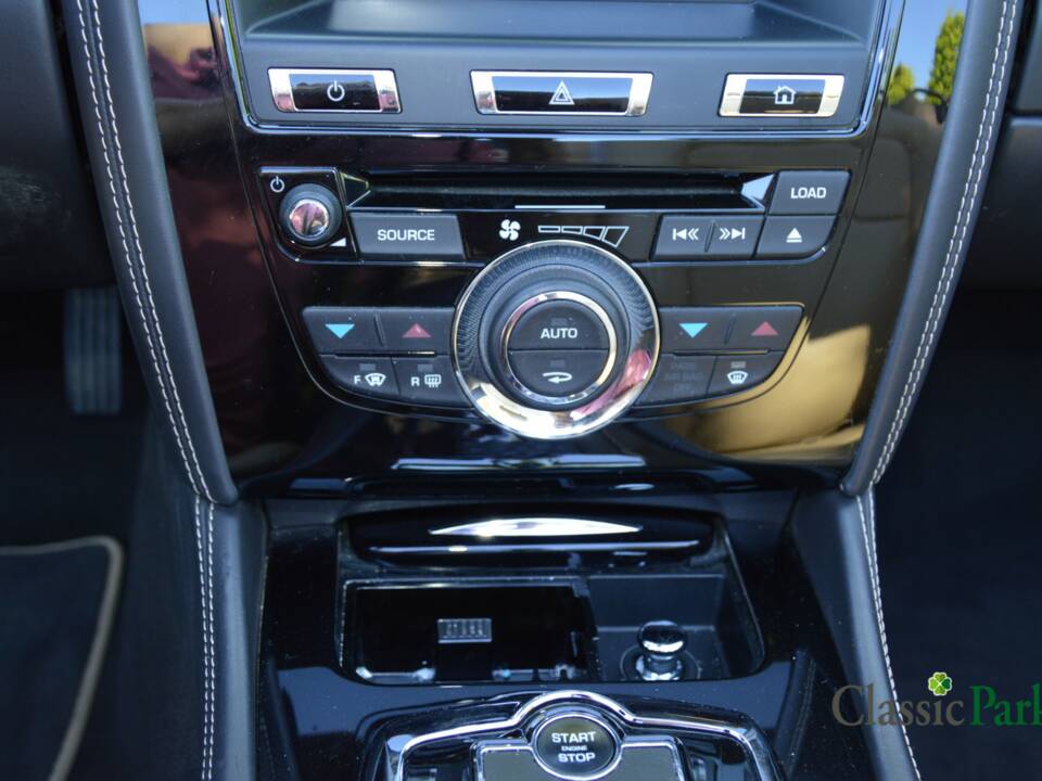 Image 45/50 de Jaguar XK (2012)