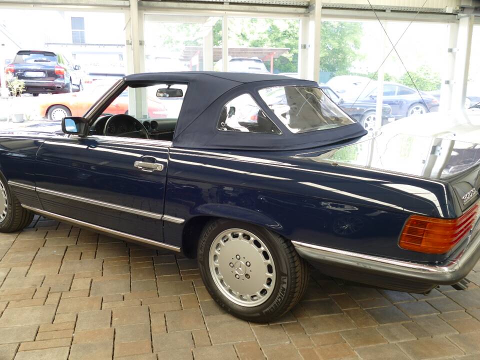 Image 9/22 de Mercedes-Benz 300 SL (1989)
