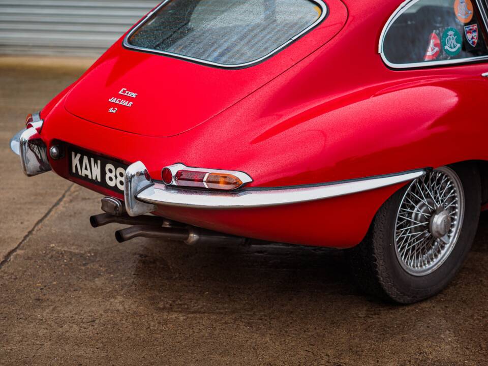 Image 20/46 of Jaguar E-Type (2+2) (1966)