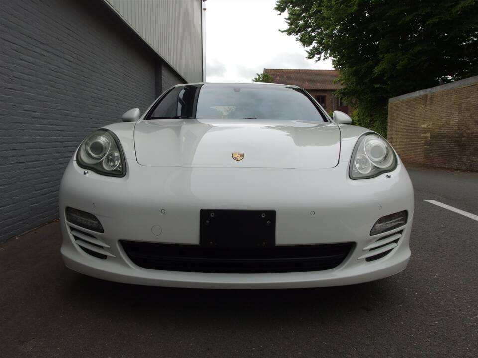 Image 8/98 of Porsche Panamera S (2010)