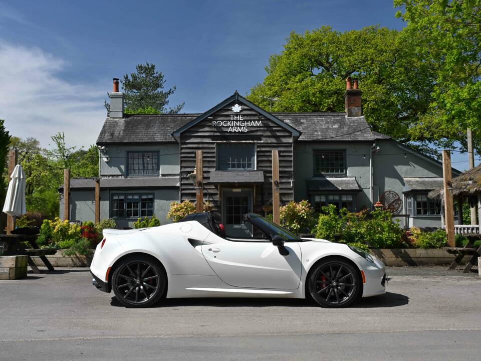 Image 44/50 of Alfa Romeo 4C Spider (2017)