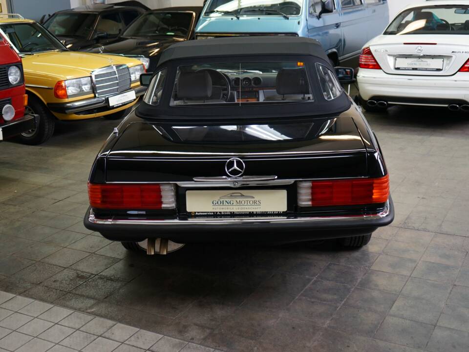 Image 9/22 of Mercedes-Benz 560 SL (1987)