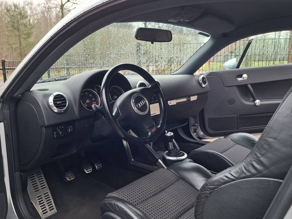 Immagine 2/8 di Audi TT 1.8 T (1999)