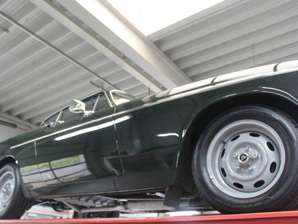 Image 12/50 de Volvo 1800 S (1968)