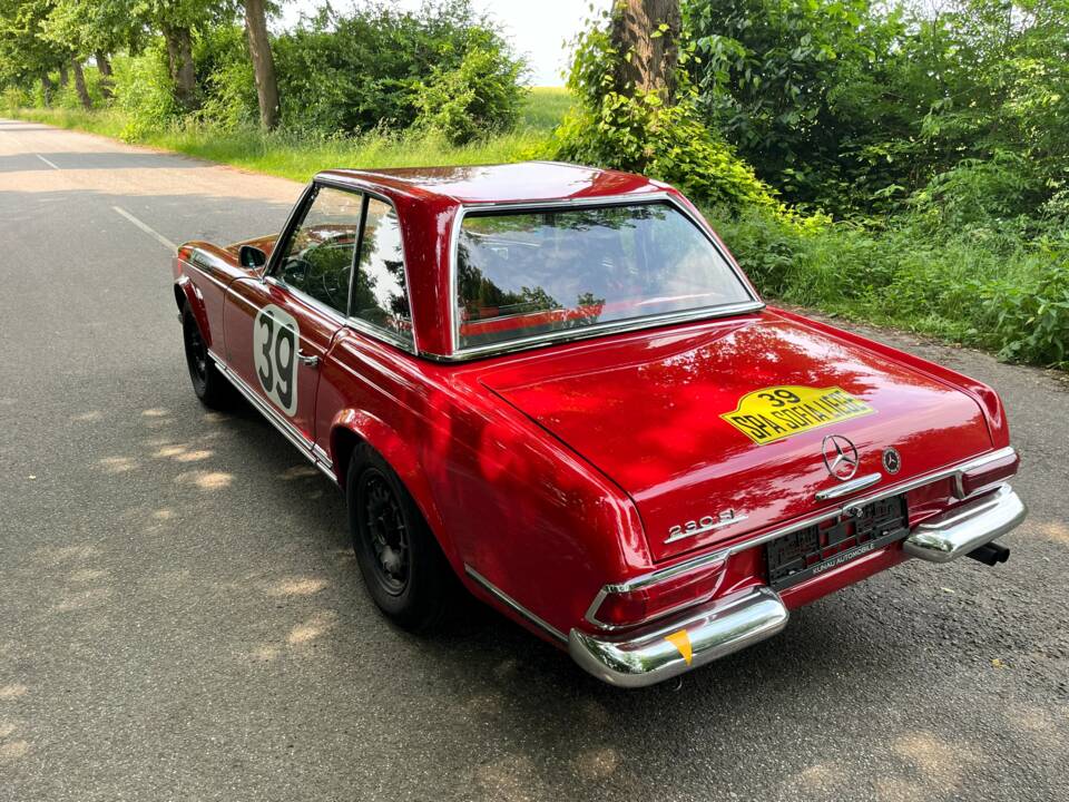 Afbeelding 29/29 van Mercedes-Benz 230 SL (1965)