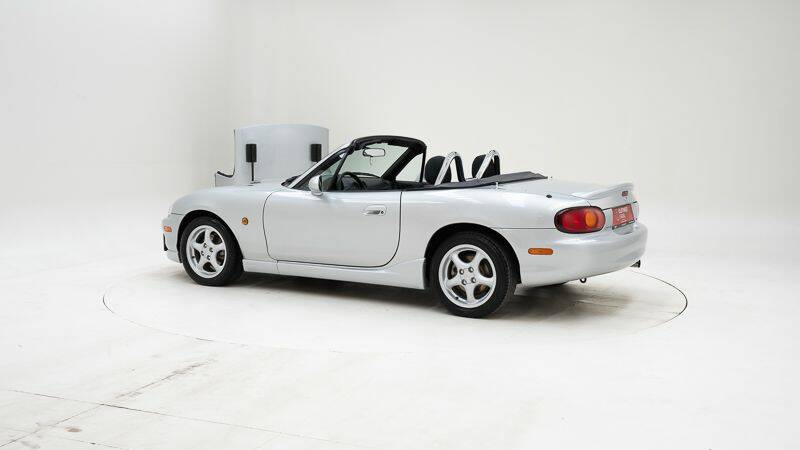 Immagine 4/15 di Mazda MX-5 1.8 (2000)