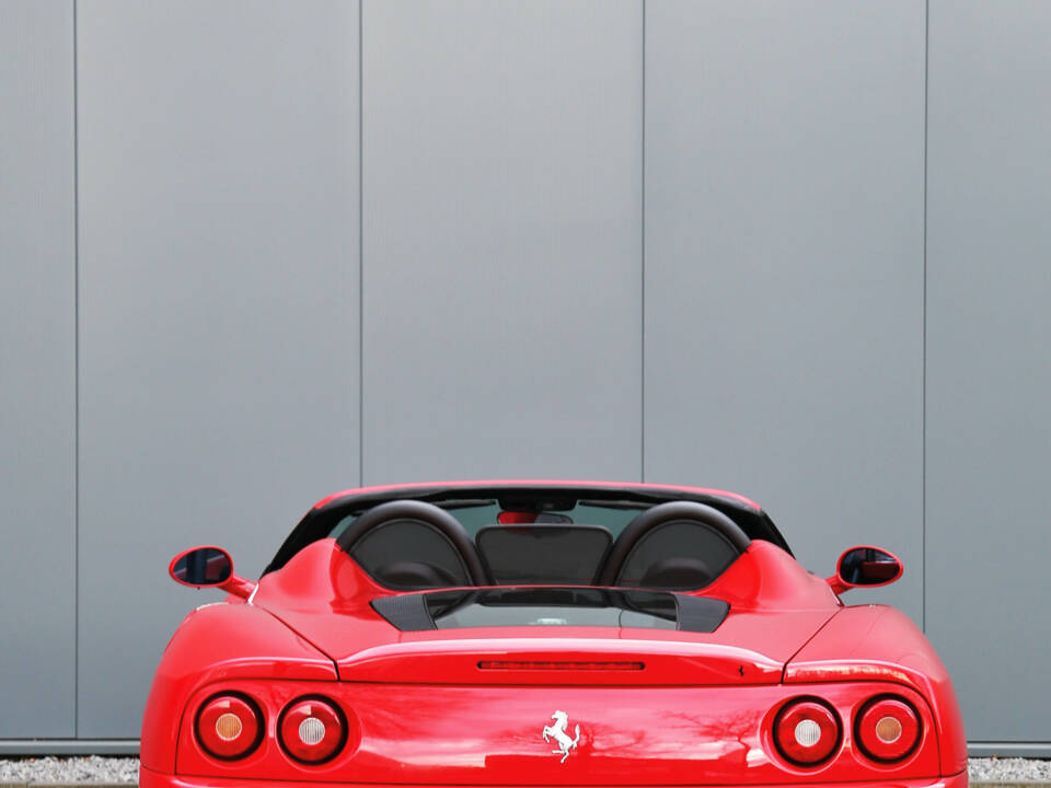 Image 30/57 de Ferrari F 360 Spider (2001)
