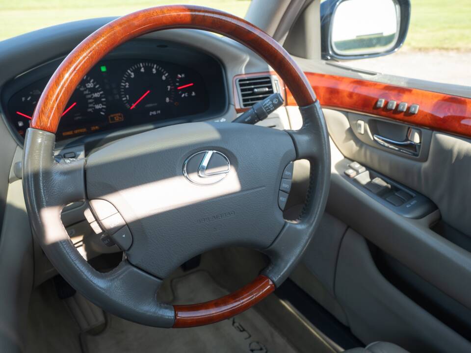 Afbeelding 44/50 van Lexus LS 430 (2002)