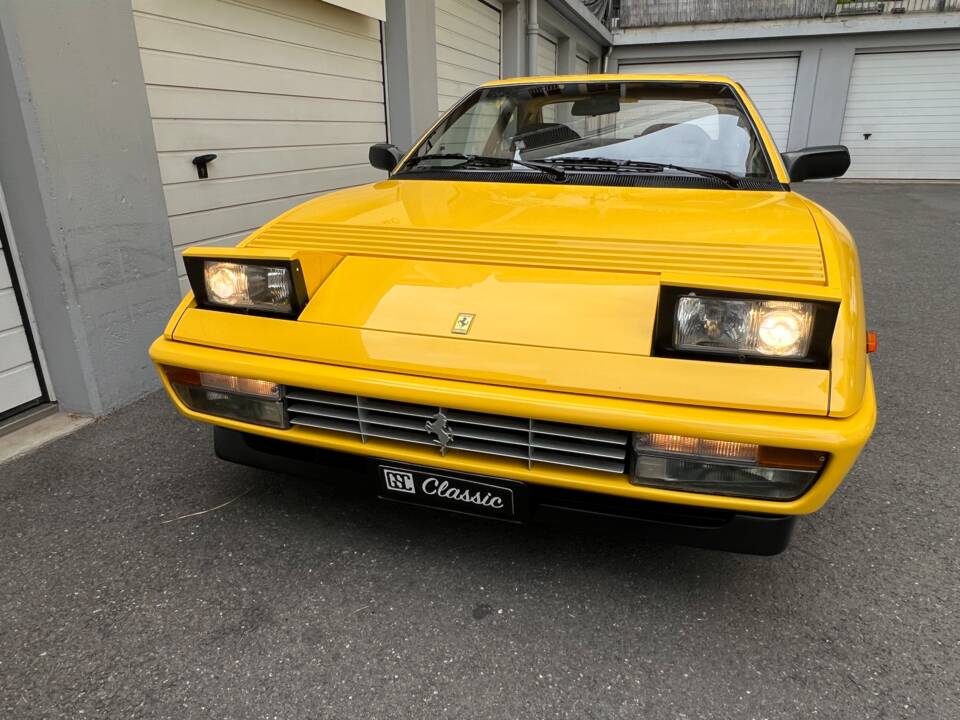 Image 6/18 of Ferrari Mondial T (1990)