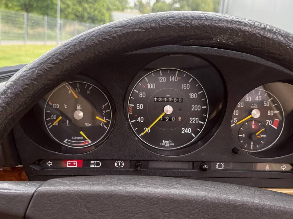 Image 23/24 de Mercedes-Benz 280 SL (1984)