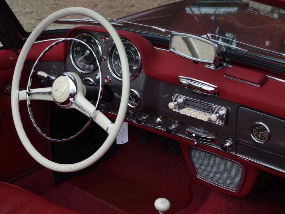 Image 41/50 of Mercedes-Benz 190 SL (1959)