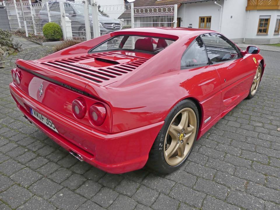 Bild 3/32 von Ferrari F 355 Berlinetta (1995)