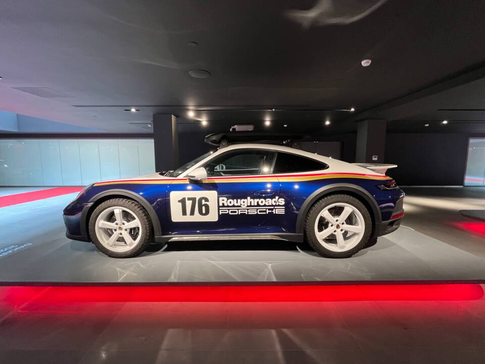 Imagen 2/4 de Porsche 911 Dakar (2023)