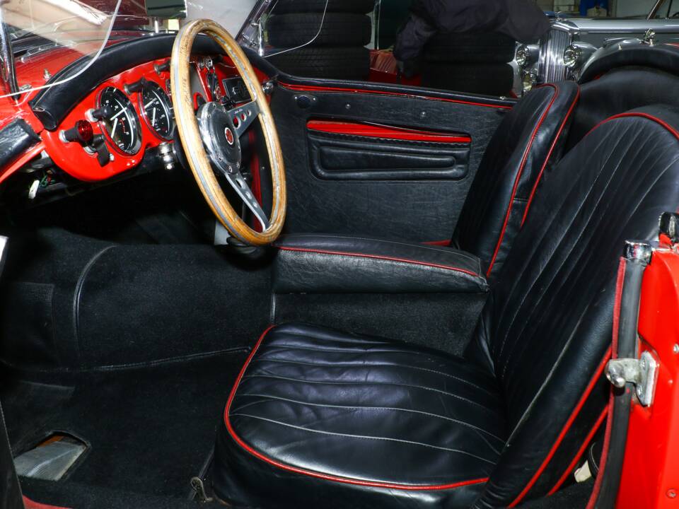 Image 17/24 of MG MGA 1500 (1959)